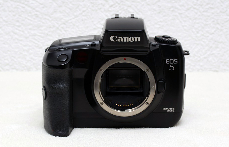 Front view of the Canon EOS 5