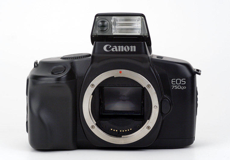 Canon EOS 750QD Body Front View