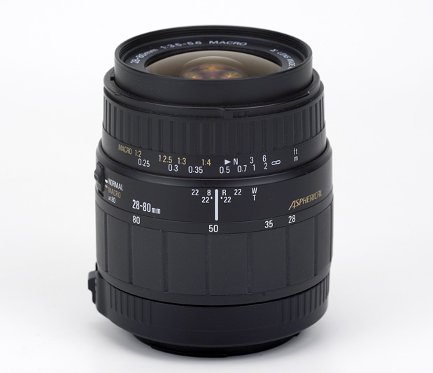 Sigma AF 28-80mm F3.5-5.6 Aspherical Macro for Canon EF Side View showing lens coatings, zoom and focusing scales